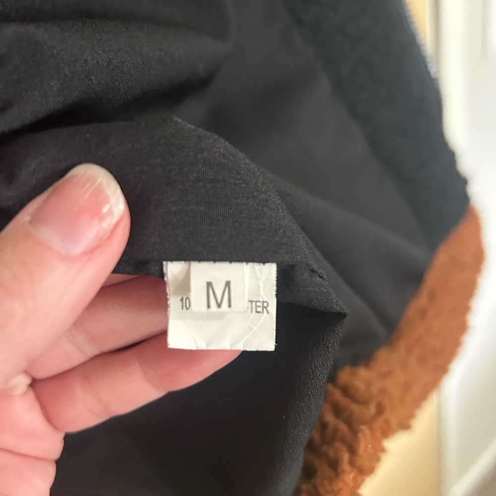 Fall Puffer jackets with teddy sleeves Sz Small - Picture 6 of 6